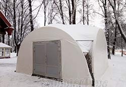 Арочный шатер в парке Москвы